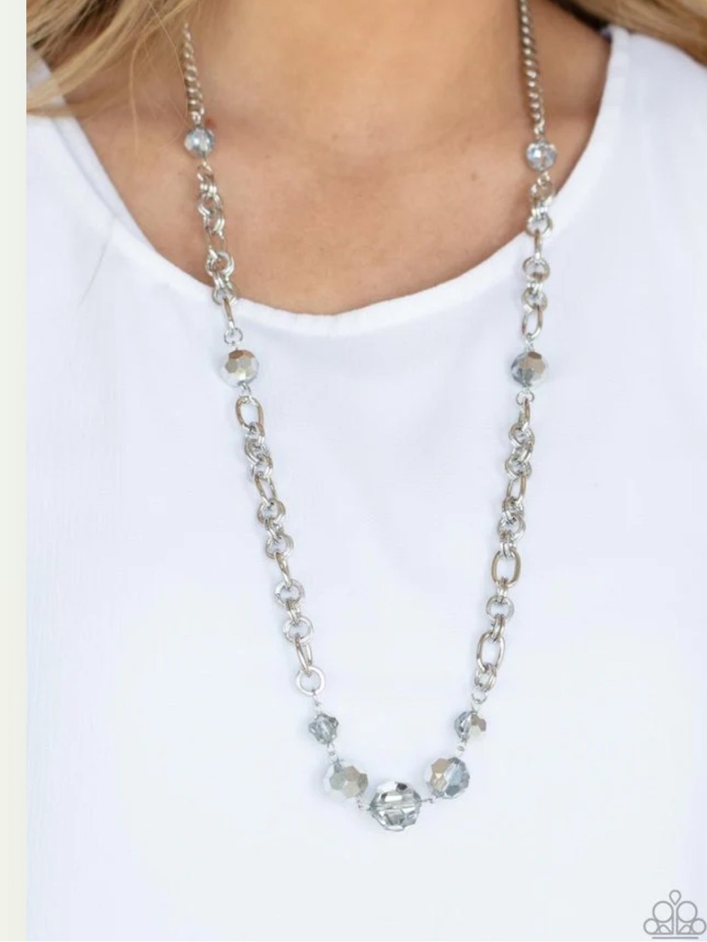 ⚪️🩶⚪️ “PRISMATIC PICK-ME-UP” SILVER NECKLACE WITH EARRINGS ~ PAPARAZZI❗️ ⚪️🩶⚪️